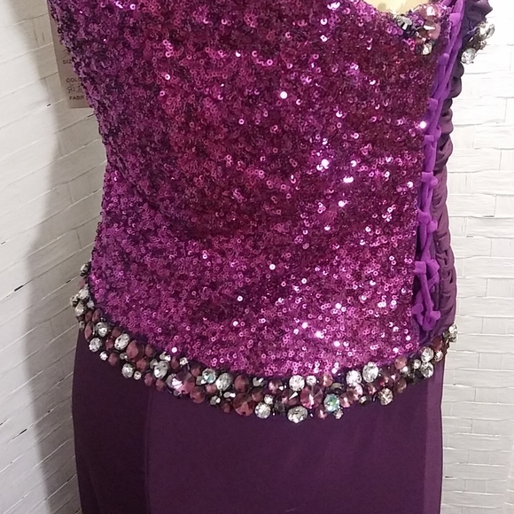 Evening Dress - Picture 9 of 12